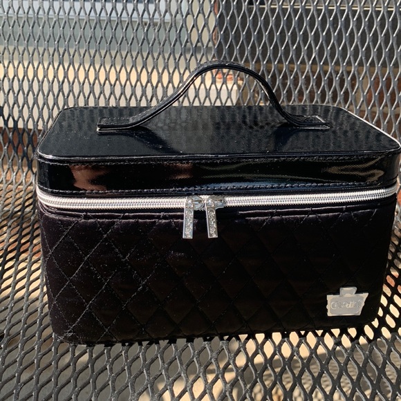 Caboodles Other - Caboodle’s quilted patent leather train case hot pink interior organizer